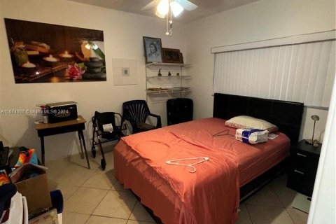 Condo in Hialeah, Florida, 2 bedrooms  № 1399420 - photo 9