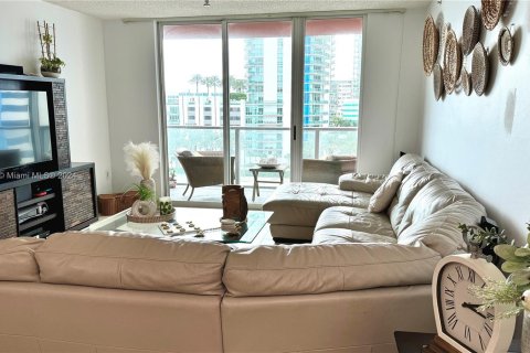 Condominio en venta en Miami, Florida, 2 dormitorios, 105.91 m2 № 1356761 - foto 1