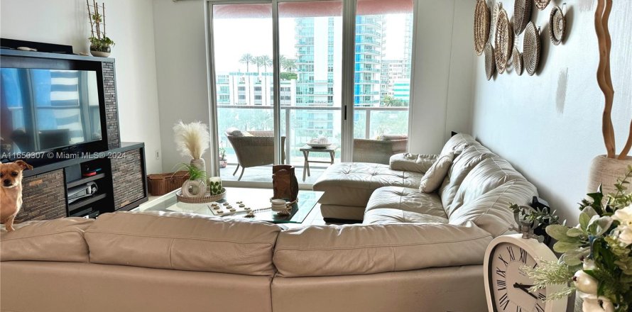 Condominio en Miami, Florida, 2 dormitorios  № 1356761