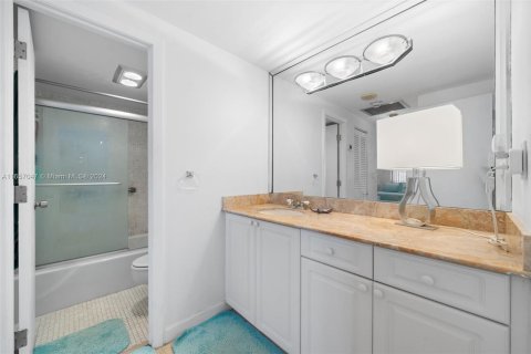 Condo in Sunny Isles Beach, Florida, 1 bedroom  № 1357300 - photo 19