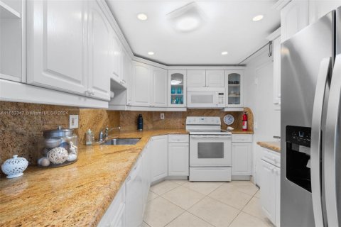 Condo in Sunny Isles Beach, Florida, 1 bedroom  № 1357300 - photo 5