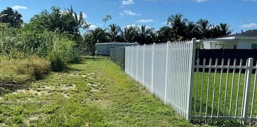 Terreno en Miami, Florida № 1268730