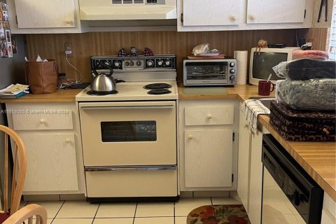 Condo in Sunrise, Florida, 2 bedrooms  № 1372367 - photo 7