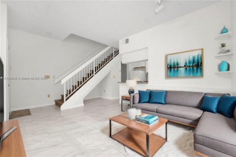 Copropriété à vendre à Hialeah, Floride: 1 chambre, 82.4 m2 № 1292216 - photo 1