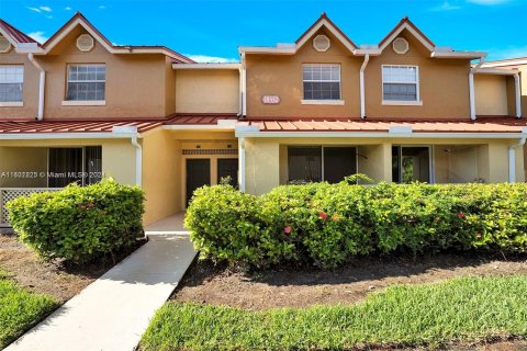 Condo in Hialeah, Florida, 1 bedroom  № 1292216 - photo 15