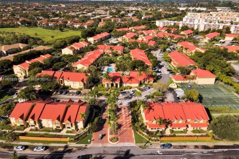 Condo in Hialeah, Florida, 1 bedroom  № 1292216 - photo 20