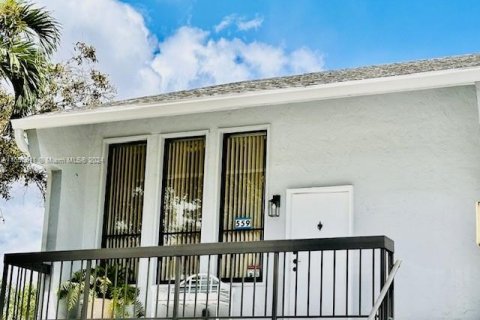 Adosado en venta en Plantation, Florida, 2 dormitorios, 163.14 m2 № 1360496 - foto 2