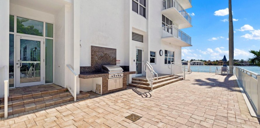 Condominio en Fort Lauderdale, Florida, 2 dormitorios  № 1163121