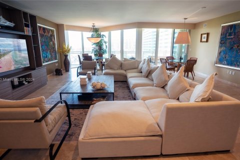 Condominio en venta en Key Biscayne, Florida, 4 dormitorios, 272.2 m2 № 1072298 - foto 5