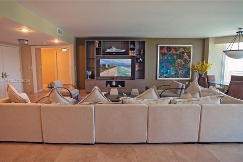Condominio en venta en Key Biscayne, Florida, 4 dormitorios, 272.2 m2 № 1072298 - foto 2