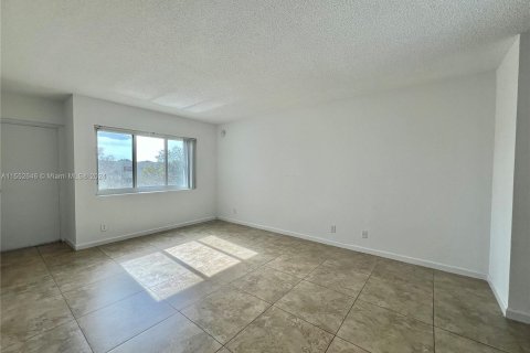 Copropriété à vendre à Weston, Floride: 2 chambres, 102.75 m2 № 1072299 - photo 17