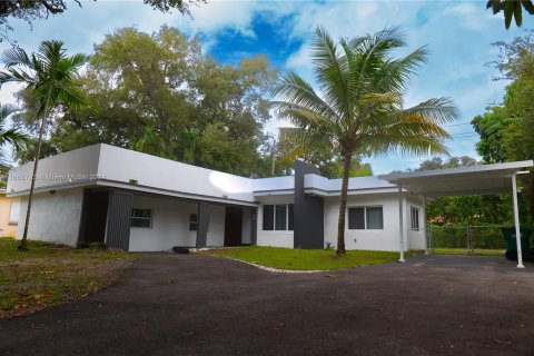 Casa en venta en Miami, Florida, 3 dormitorios, 132.94 m2 № 1385629 - foto 1