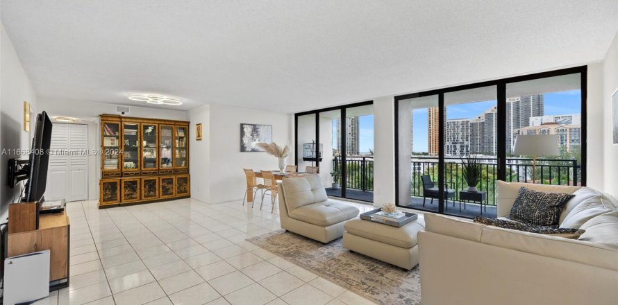 Condo in Sunny Isles Beach, Florida, 2 bedrooms  № 1385661