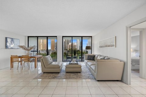 Condo in Sunny Isles Beach, Florida, 2 bedrooms  № 1385661 - photo 7