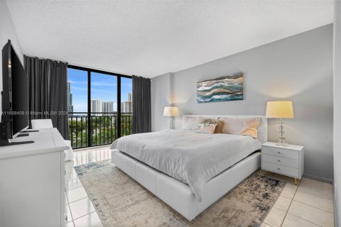 Condo in Sunny Isles Beach, Florida, 2 bedrooms  № 1385661 - photo 10