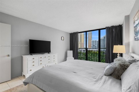 Condo in Sunny Isles Beach, Florida, 2 bedrooms  № 1385661 - photo 11