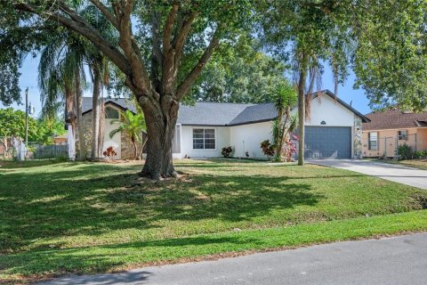 House in Palm Bay, Florida 3 bedrooms, 136.94 sq.m. № 1253682 - photo 3