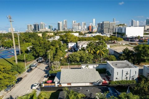 Propiedad comercial en venta en Miami, Florida, 308.34 m2 № 1232605 - foto 1