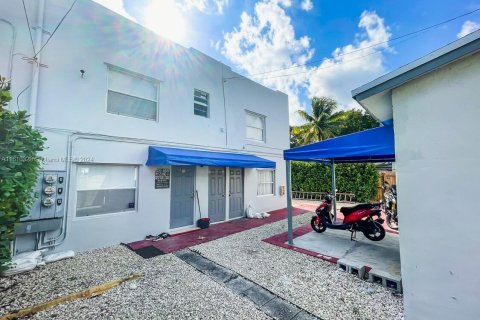 Propiedad comercial en venta en Miami, Florida, 308.34 m2 № 1232605 - foto 20