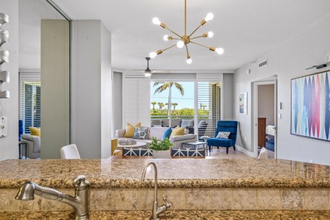 Condo in Hutchinson Island South, Florida, 3 bedrooms  № 1031955 - photo 26