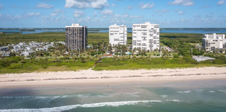 Condo à Hutchinson Island South, Floride, 3 chambres  № 1031955