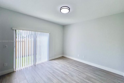 Copropriété à vendre à Hallandale Beach, Floride: 3 chambres, 113.06 m2 № 1378982 - photo 19