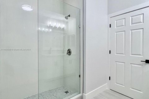 Copropriété à vendre à Hallandale Beach, Floride: 3 chambres, 113.06 m2 № 1378982 - photo 18