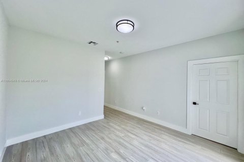 Copropriété à vendre à Hallandale Beach, Floride: 3 chambres, 113.06 m2 № 1378982 - photo 20