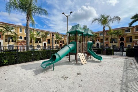 Copropriété à vendre à Hallandale Beach, Floride: 3 chambres, 113.06 m2 № 1378982 - photo 23