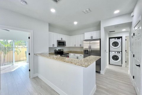 Copropriété à vendre à Hallandale Beach, Floride: 3 chambres, 113.06 m2 № 1378982 - photo 10