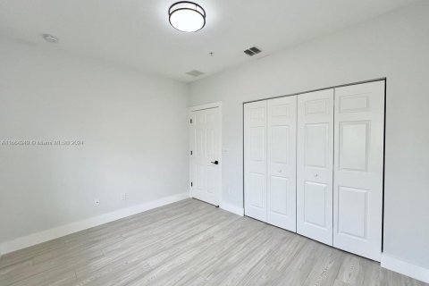 Copropriété à vendre à Hallandale Beach, Floride: 3 chambres, 113.06 m2 № 1378982 - photo 15