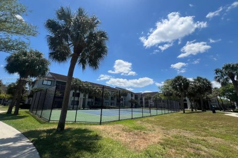 Condo in Coral Springs, Florida, 3 bedrooms  № 1379119 - photo 13