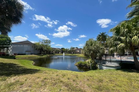 Condo in Coral Springs, Florida, 3 bedrooms  № 1379119 - photo 14