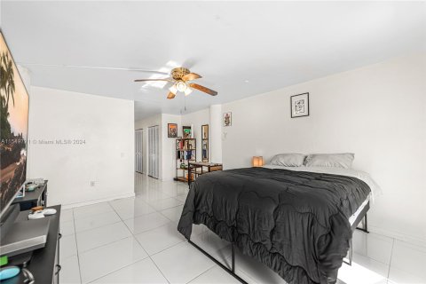 Condominio en venta en North Bay Village, Florida, 41.34 m2 № 1067526 - foto 8