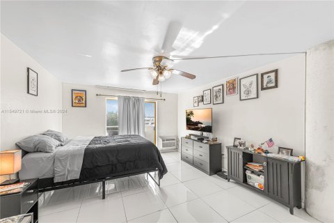 Condominio en venta en North Bay Village, Florida, 41.34 m2 № 1067526 - foto 7