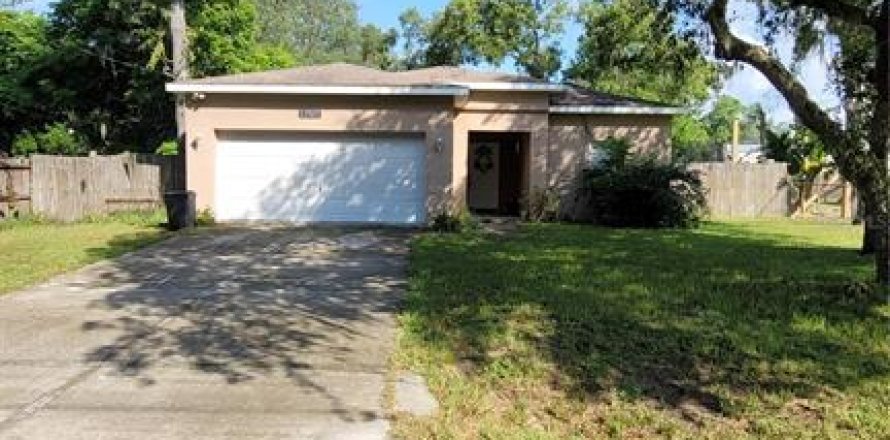 Propiedad comercial en New Port Richey, Florida 119.66 m2 № 1344571