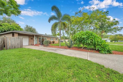 Casa en venta en Saint Petersburg, Florida, 3 dormitorios, 99.03 m2 № 1344538 - foto 4