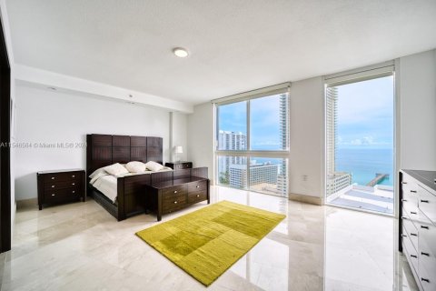 Condominio en alquiler en Sunny Isles Beach, Florida, 4 dormitorios, 270.72 m2 № 1058037 - foto 11