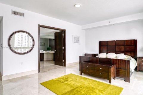 Condominio en alquiler en Sunny Isles Beach, Florida, 4 dormitorios, 270.72 m2 № 1058037 - foto 13