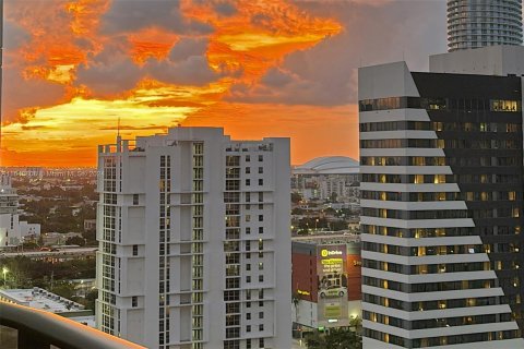 Condo in Miami, Florida, 2 bedrooms  № 1351910 - photo 17