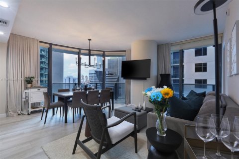 Condo in Miami, Florida, 2 bedrooms  № 1351910 - photo 3