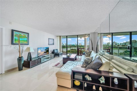 Condo in Aventura, Florida, 2 bedrooms  № 1351865 - photo 7