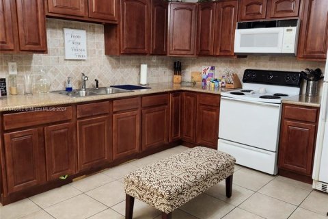 Casa en venta en South Miami, Florida, 3 dormitorios, 172.98 m2 № 1351909 - foto 5