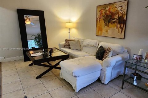 Casa en venta en South Miami, Florida, 3 dormitorios, 172.98 m2 № 1351909 - foto 9