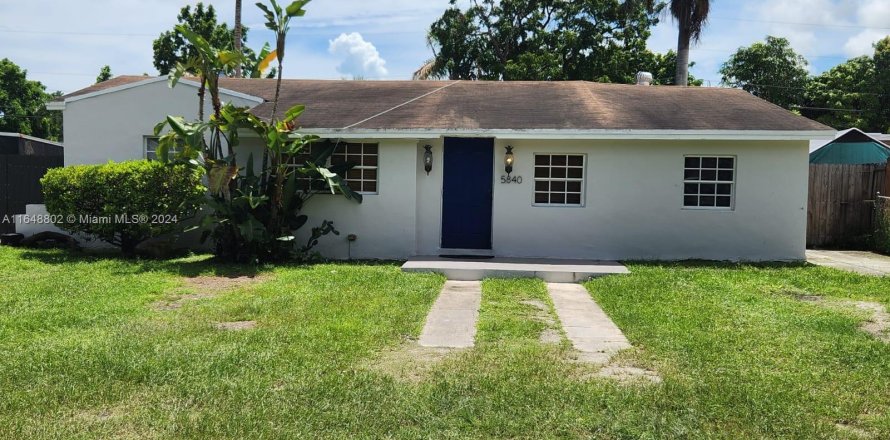 House in South Miami, Florida 3 bedrooms, 172.98 sq.m. № 1351909