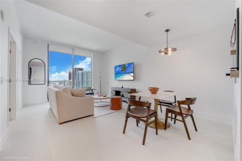 Condominio en alquiler en Miami, Florida, 1 dormitorio, 55.56 m2 № 1351960 - foto 5