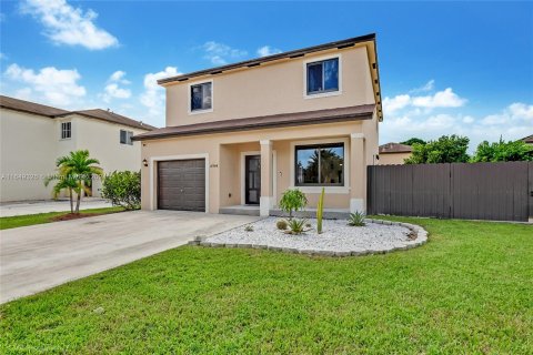 Casa en venta en Homestead, Florida, 4 dormitorios, 198.53 m2 № 1351911 - foto 1