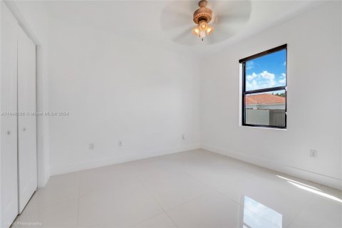 Casa en venta en Homestead, Florida, 4 dormitorios, 198.53 m2 № 1351911 - foto 5