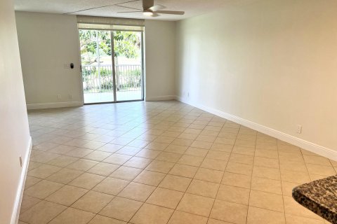 Condo in Boca Raton, Florida, 2 bedrooms  № 1210525 - photo 25