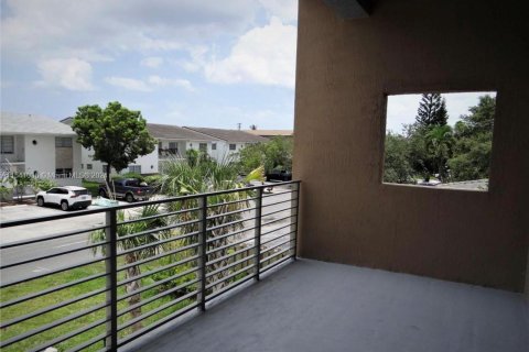 Townhouse in Pompano Beach, Florida 3 bedrooms, 183.02 sq.m. № 1035309 - photo 15